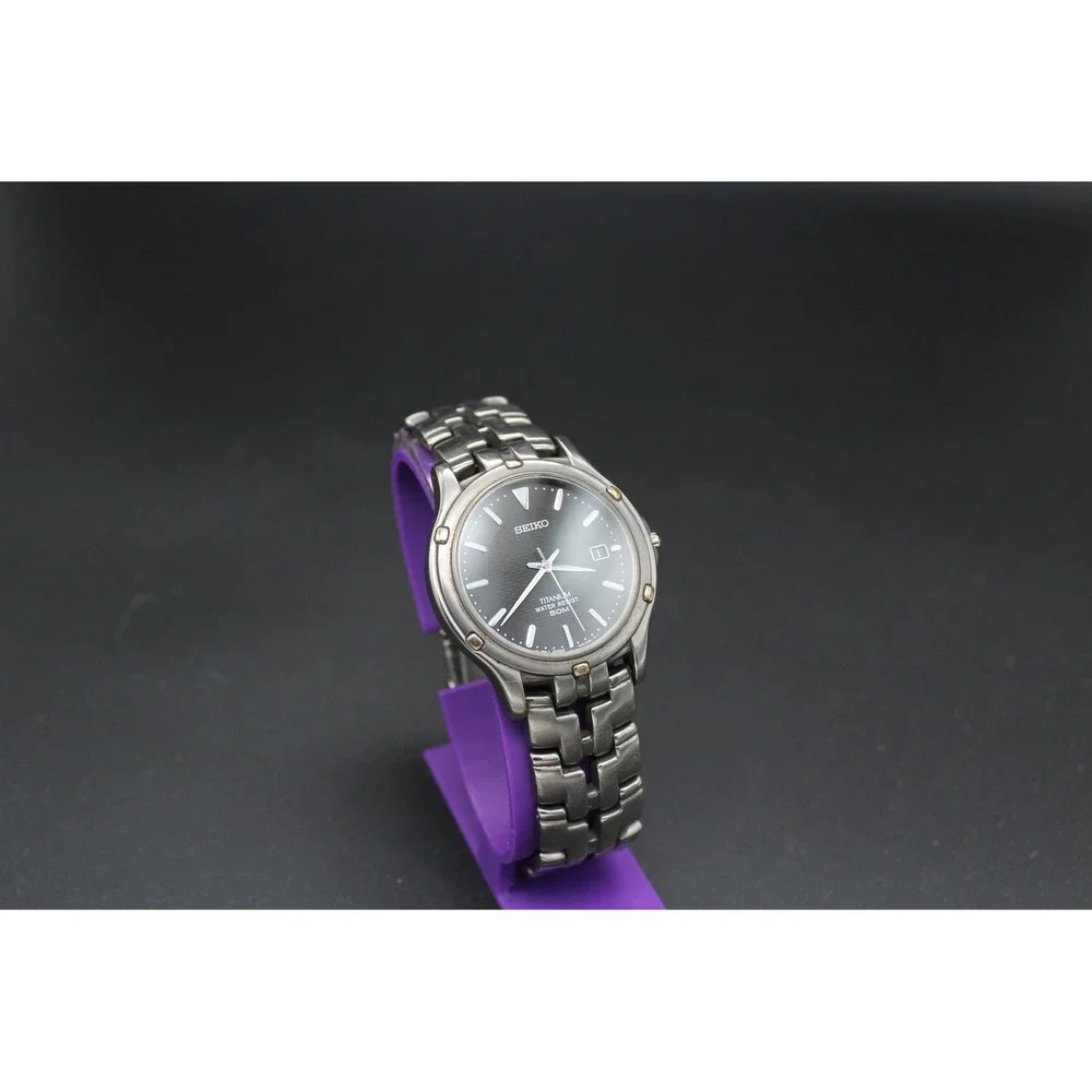 Seiko Titanium Quartz 36mm Date Watch Original Bracelet New Crystal